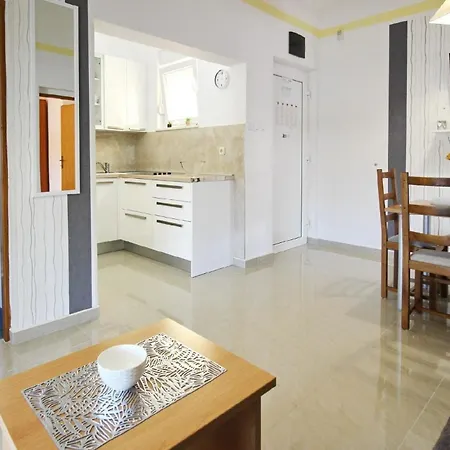 Apartment In Mit Eigenem Balkon *