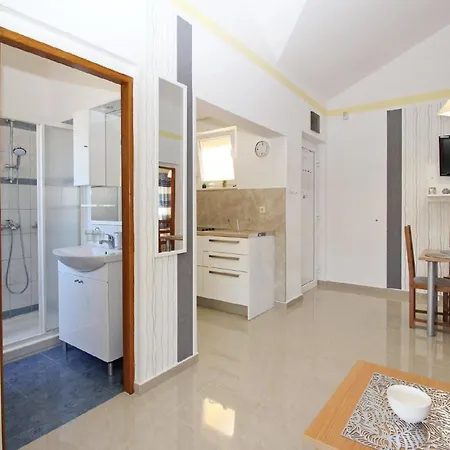 In Mit Eigenem Balkon Apartman Baška